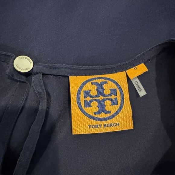 Tory Burch Silk Sleeveless Ruffle Front Blouse Navy Blue Keyhole Button Size 0 - Picture 3 of 8